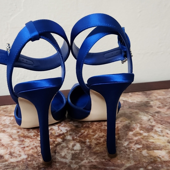 Steven Madden pumps heels - Picture 3 of 6